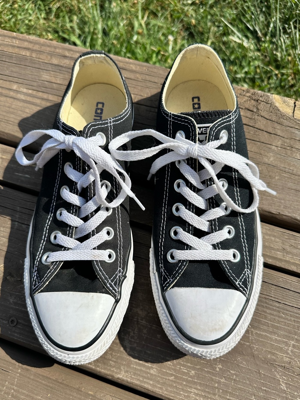 Converse Classic Low Top Sneakers